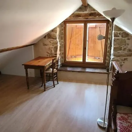 La Grange D'ardichen Vue Sur Les Montagnes *
