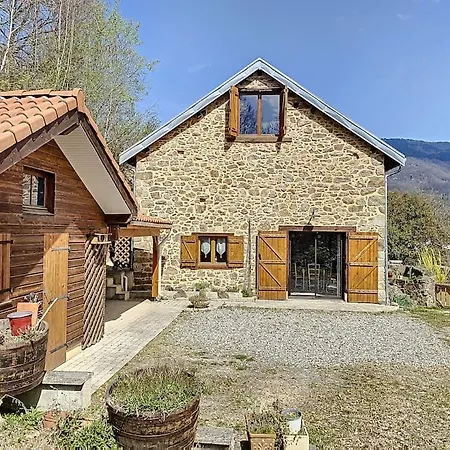 Casa de Férias La Grange D'ardichen Vue Sur Les Montagnes *