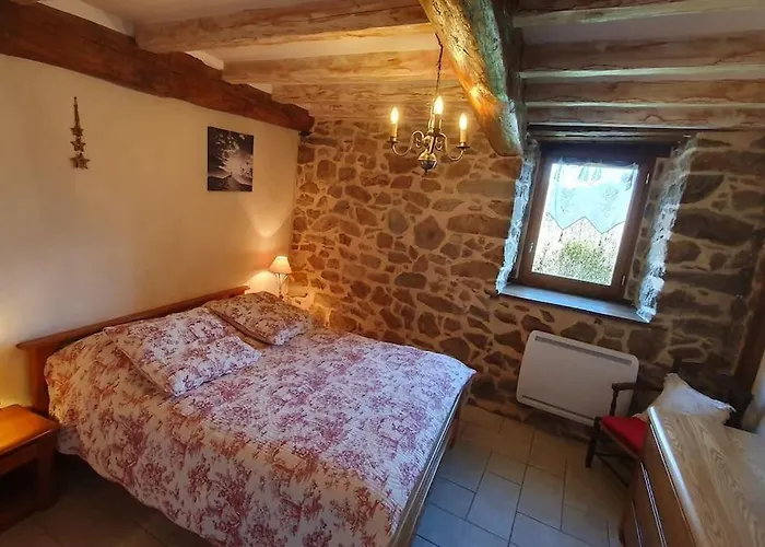 La Grange D'ardichen Vue Sur Les Montagnes *