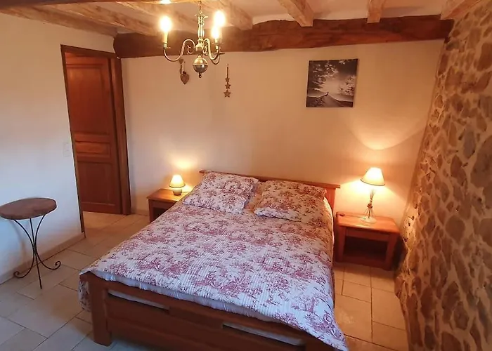 La Grange D'ardichen Vue Sur Les Montagnes