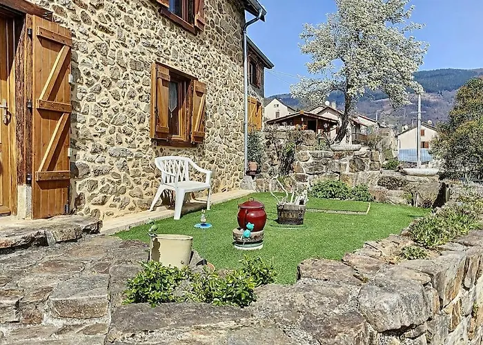 La Grange D'ardichen Vue Sur Les Montagnes